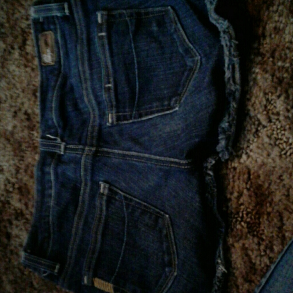 Shorts - Picture 2 of 4